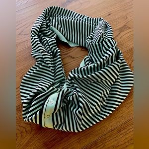 Lululemon vinyasa scarf